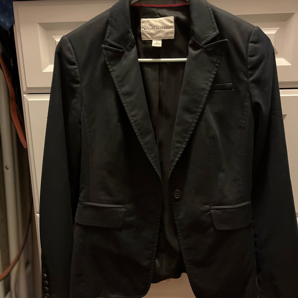 Size 2 black suit jacket